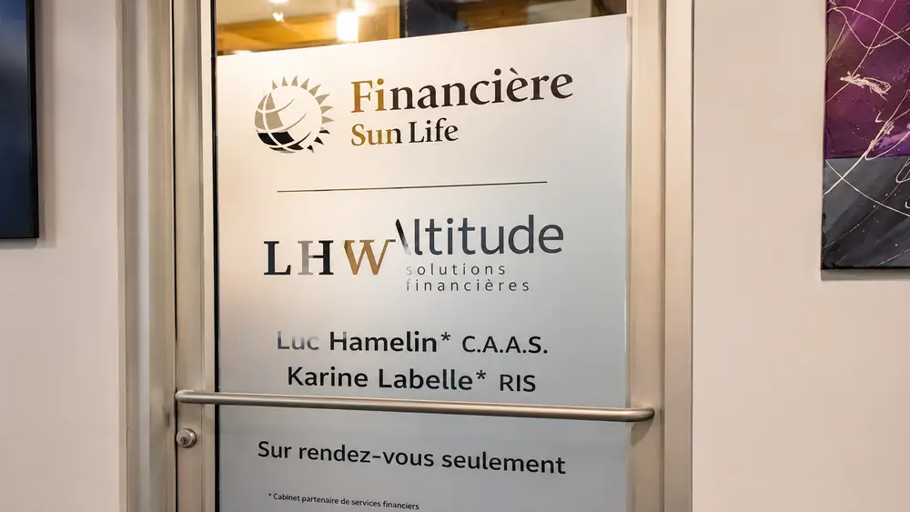 Décoration et lettrage de vitrines — Multi-Lettrages Plus